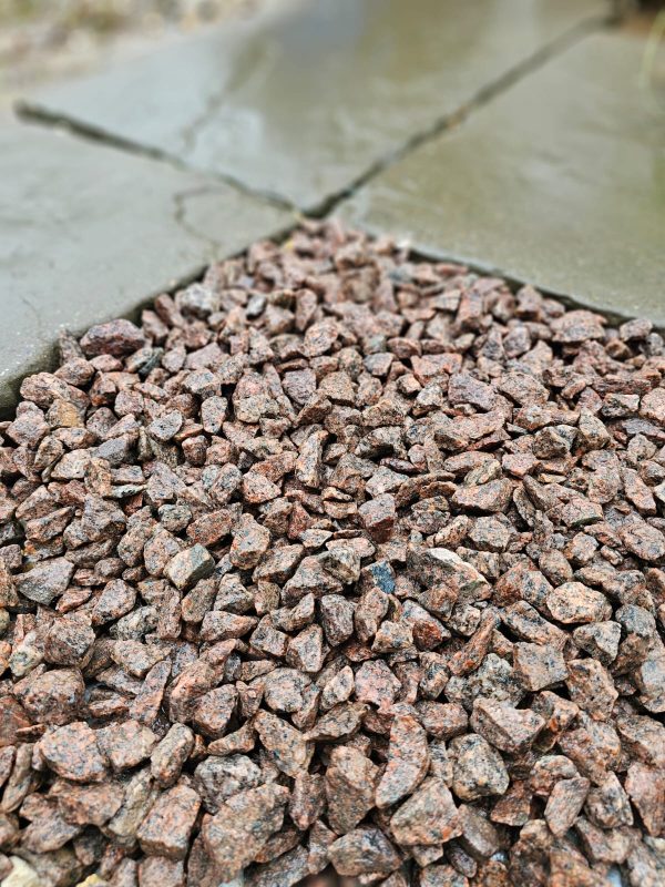 'Pink' Granite Chipings - 20mm