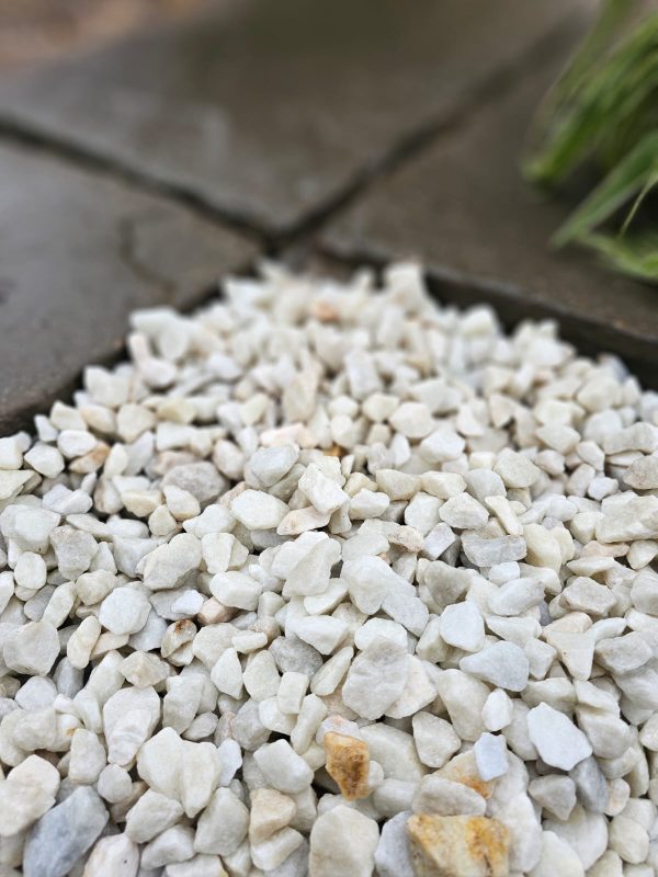 Polar White Chippings - 20mm