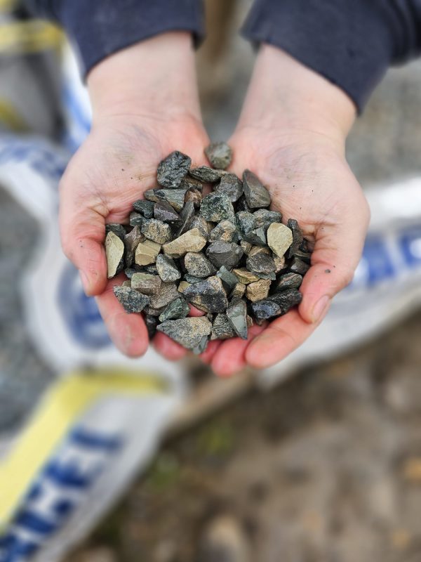 'Grey' Granite Chippings - 14mm - Image 2