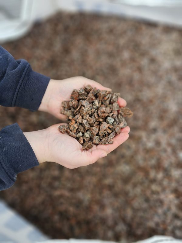 'Pink' Granite Chipings - 14mm - Image 2