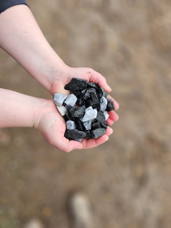 Black Ice Chippings - 20mm - Image 2