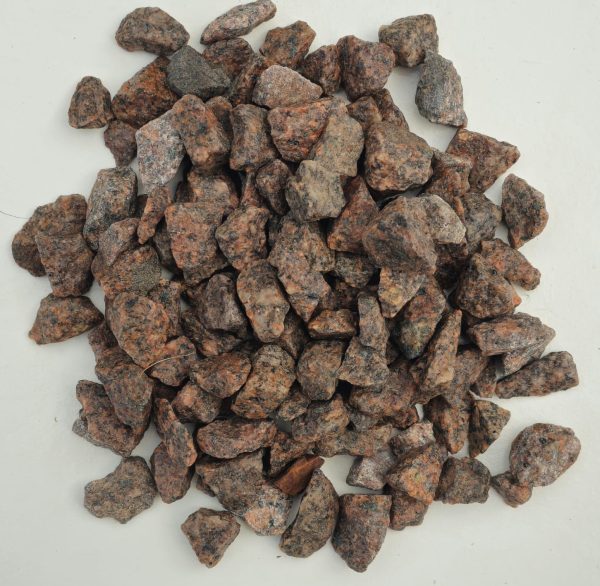 'Pink' Granite Chipings - 20mm - Image 6